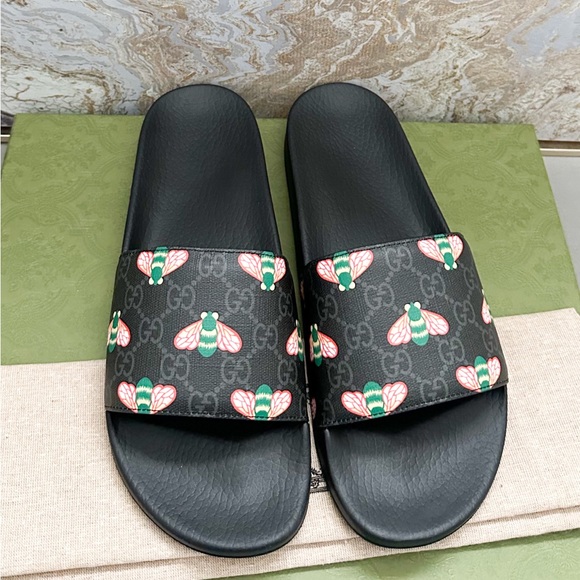 New! Gucci GG Supreme Bee Print Leather Slide main image 6